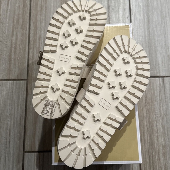 Michael Kors Easton Flat Leather Clog Light Cream Size 10 - Picture 5 of 7